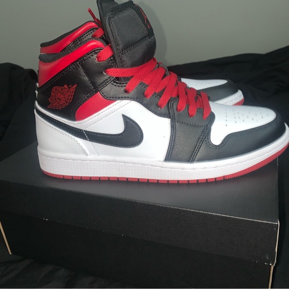 Jordan 1 mid - Picture 1 of 4